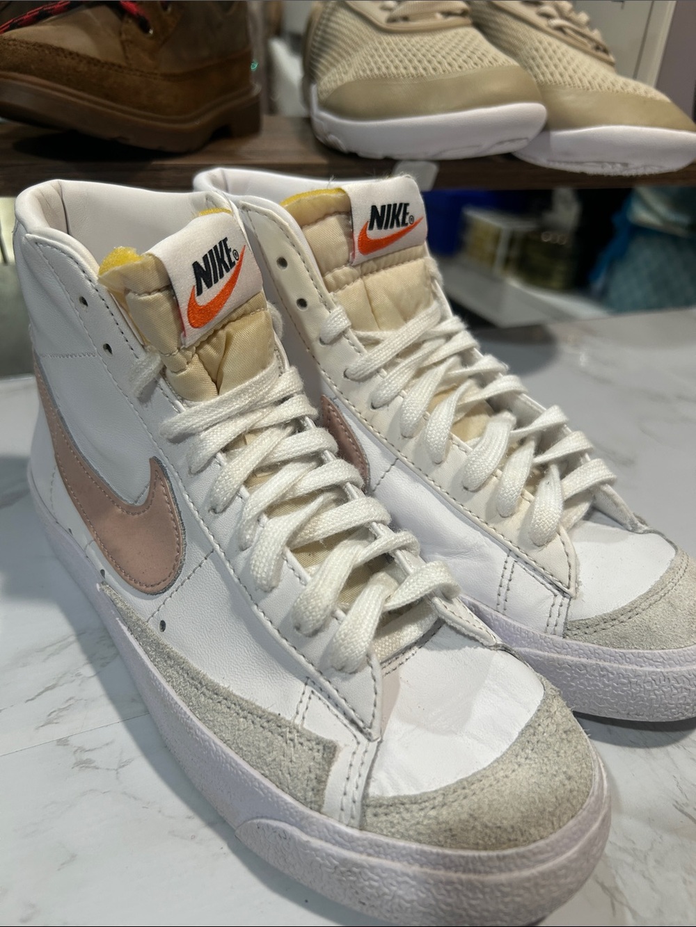 Nike Blazer Mid ’77 Vintage White Pink High Top Sneakers